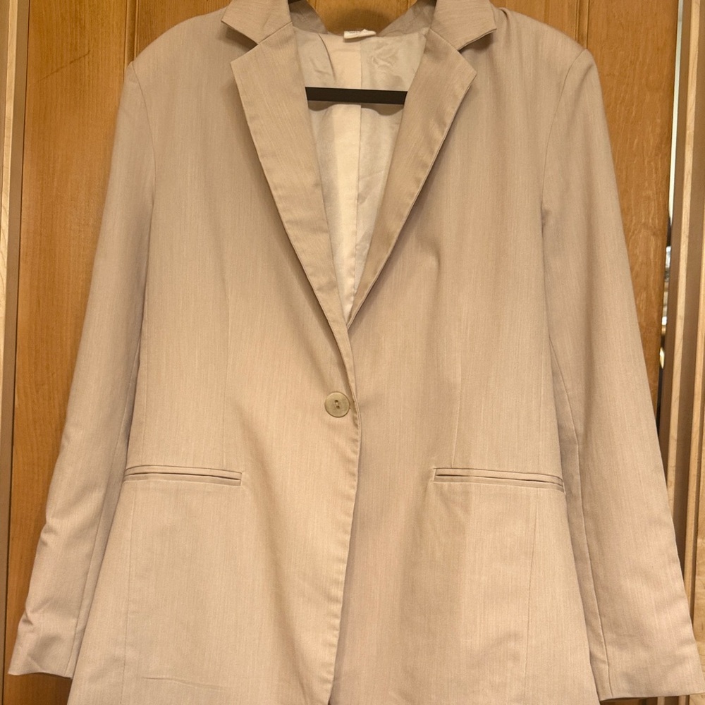 Chic Beige Women's Blazer